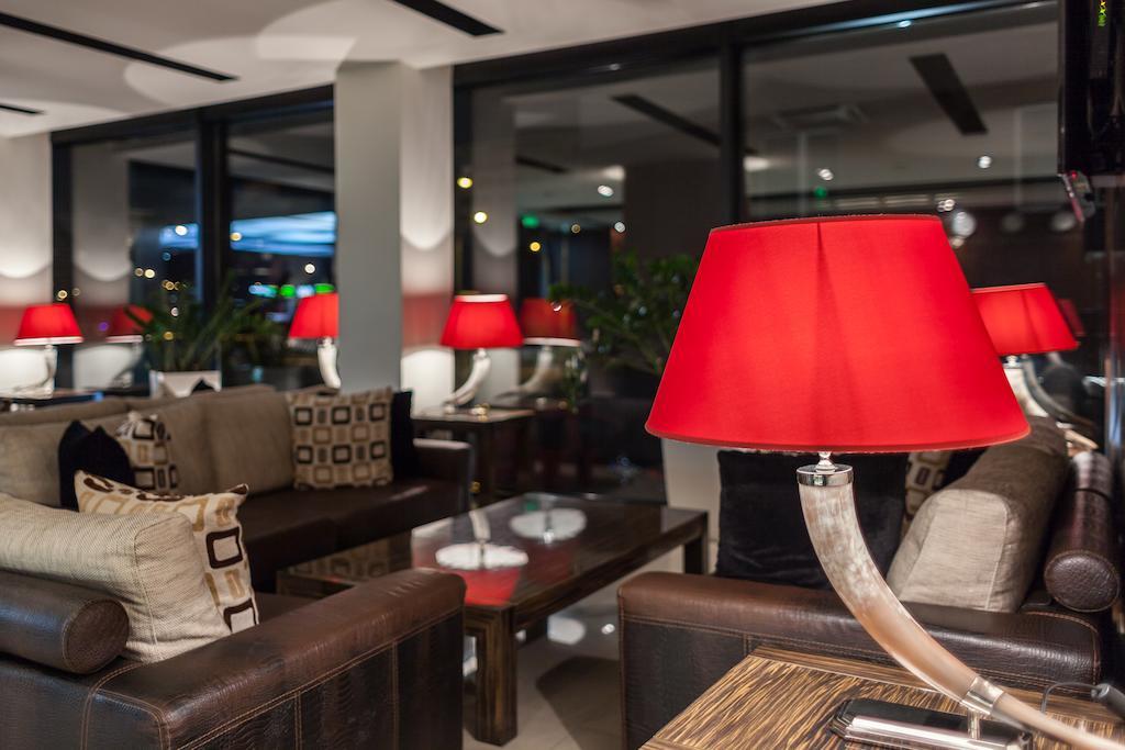 Hotel Cubix Μπρασόβ Εξωτερικό φωτογραφία