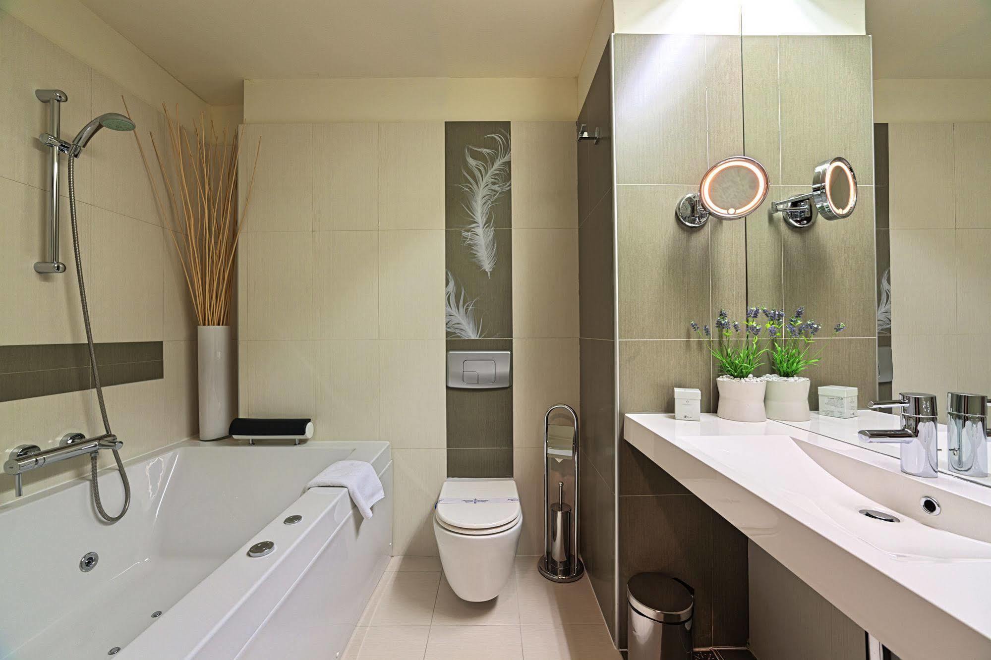 Hotel Cubix Μπρασόβ Εξωτερικό φωτογραφία
